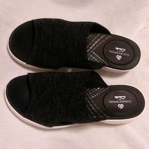 Clarks Cloudsteppers Mules slip on